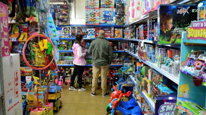 Día del Niño: pese a las promociones bancarias y cuotas, cayó un 16% la venta de juguetes