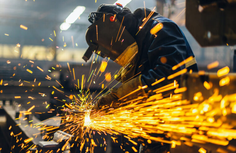 Alarma en la industria: el sector metalúrgico sufrió una caída interanual del 10,2%