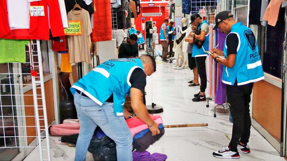 CAME y FECOBA apoyan el operativo de desalojo de manteros en el barrio de Flores